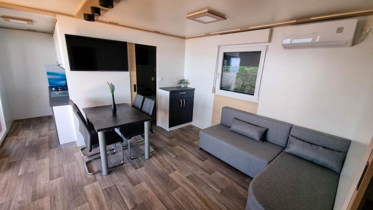 Luxury Mobile Homes เคลโนวีซา ภายนอก รูปภาพ